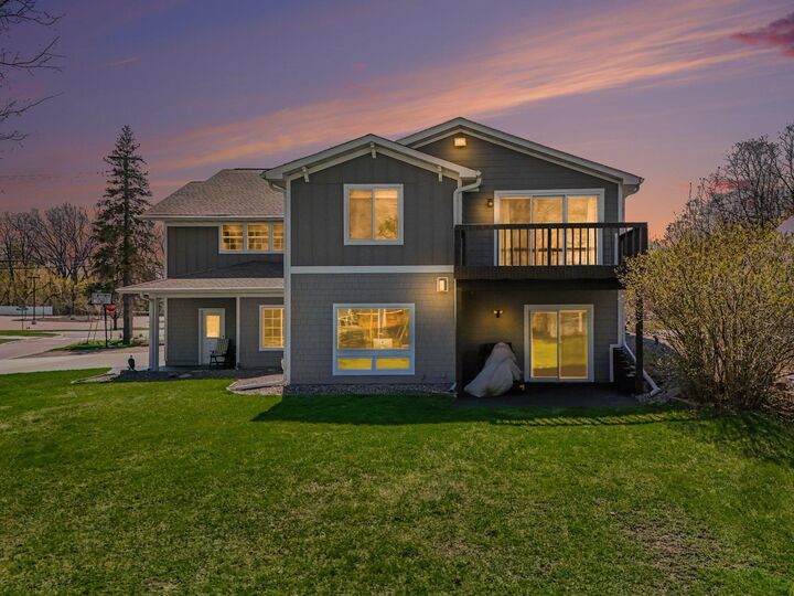 Property Photo:  100 Peninsula Road  MN 55441 