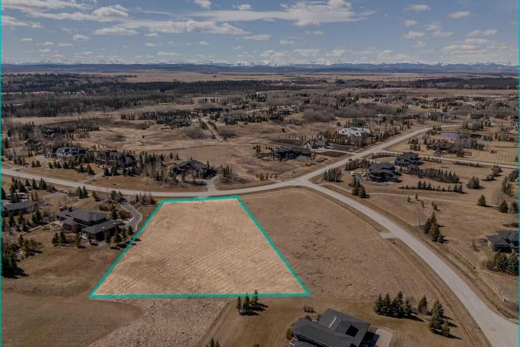 Property Photo: 31108 Swift Creek Terrace AB T3Z 0B7