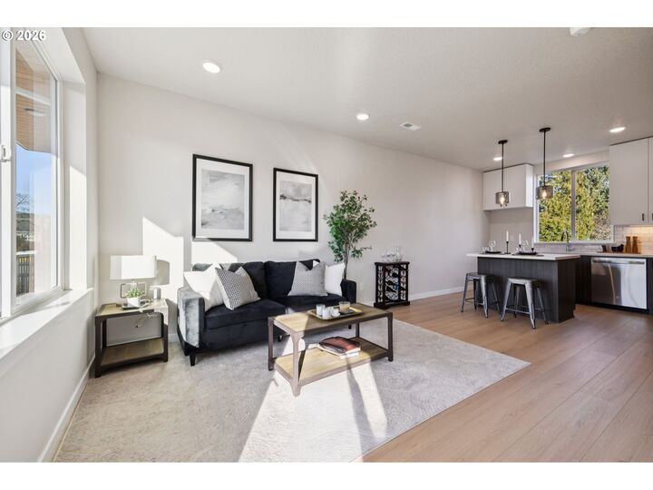 Property Photo: 1724 SE Sherrett St OR 97202