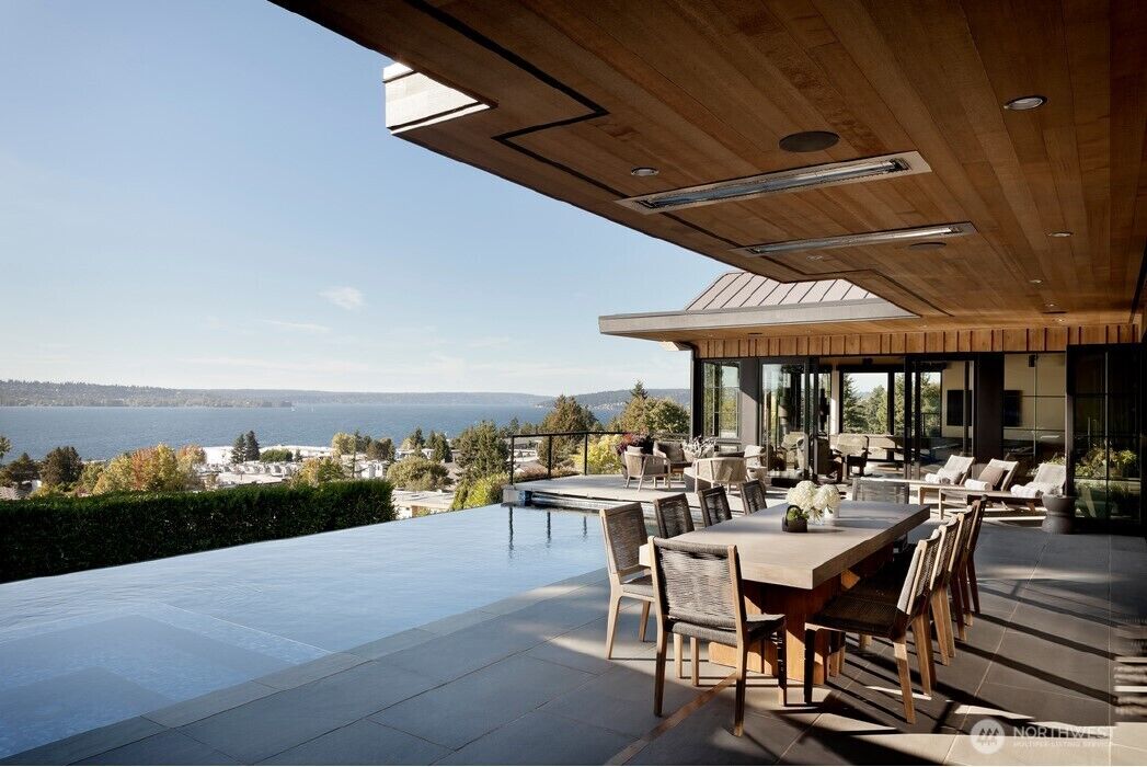 Property Photo:  10255 NE 62nd Street  WA 98033 