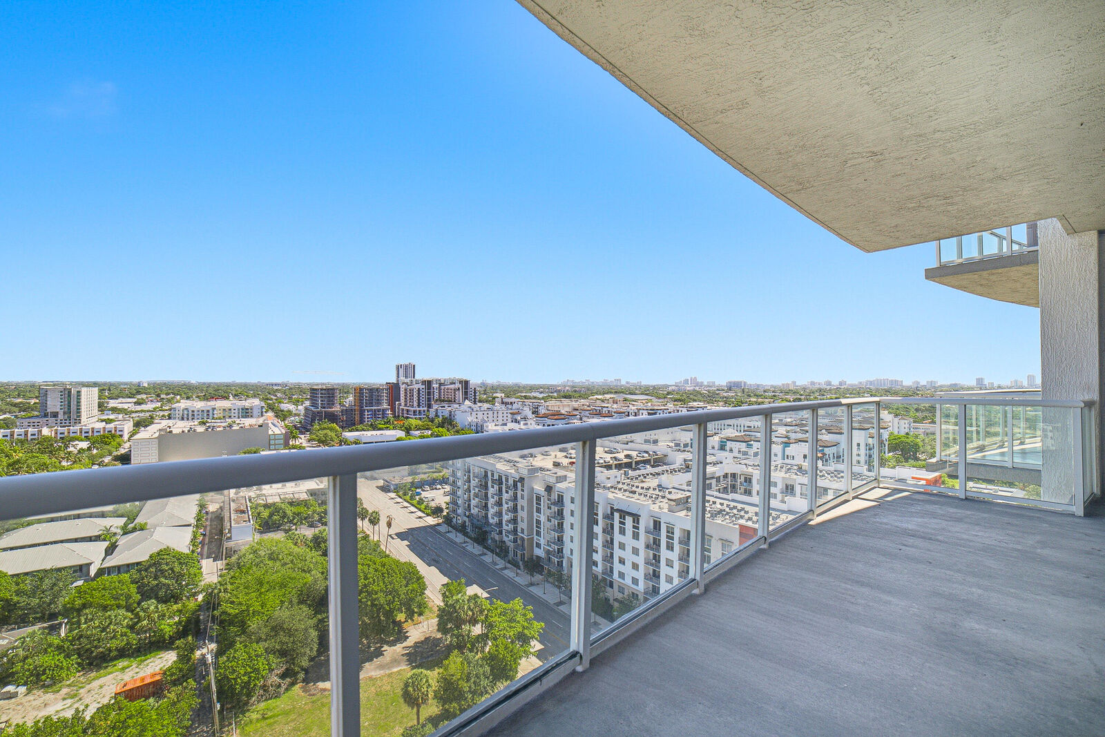 Property Photo:  315 NE 3rd Avenue 1509  FL 33301 