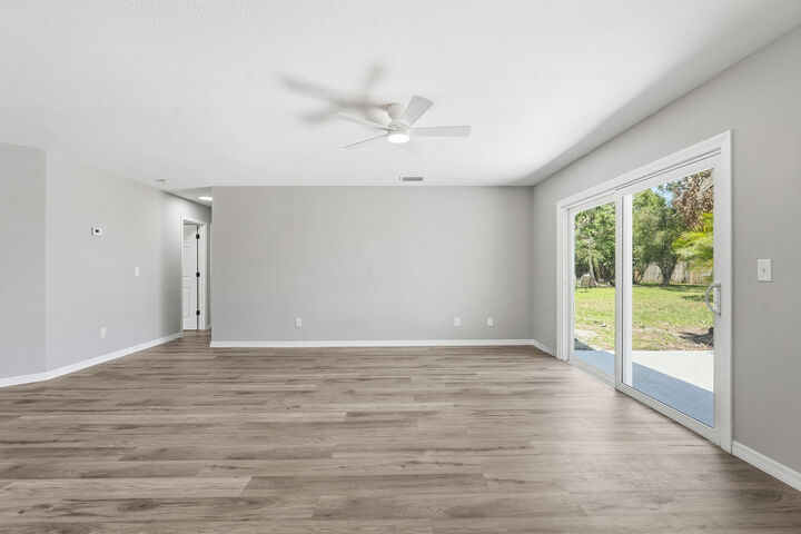 Property Photo:  1343 SE Vestridge Lane  FL 34952 
