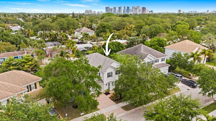 Property Photo:  1421 SW 20th Court  FL 33315 