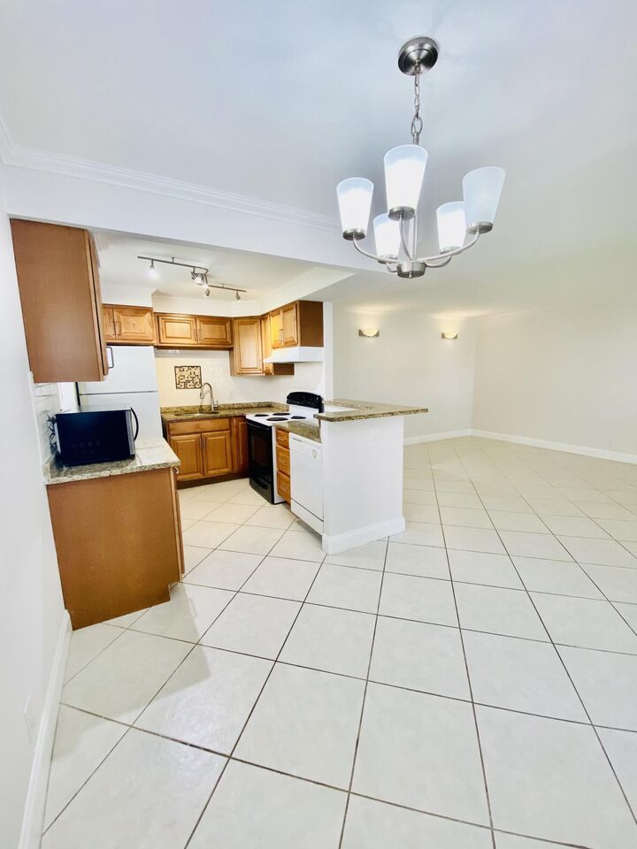 Property Photo:  581 Saxony Way  FL 33446 