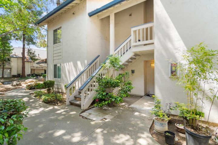 Property Photo:  2207 Summereve Court  CA 95122 