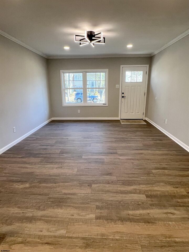 Property Photo:  10 Franklin Dr  NJ 08244 