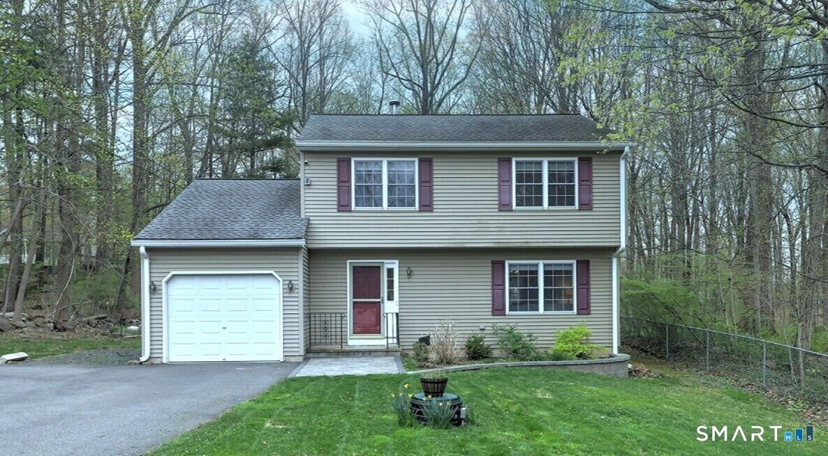 Property Photo: 112 Finch Avenue CT 06451