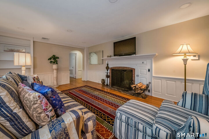 Property Photo:  6 Cedar Island Avenue  CT 06413 