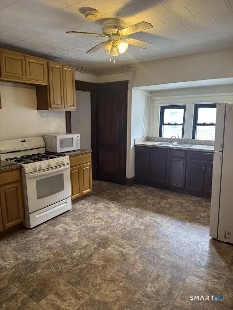 Property Photo:  1120 Baldwin Street  CT 06706 