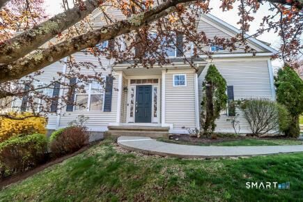 Property Photo:  26 Woodcrest Lane 26  CT 06810 