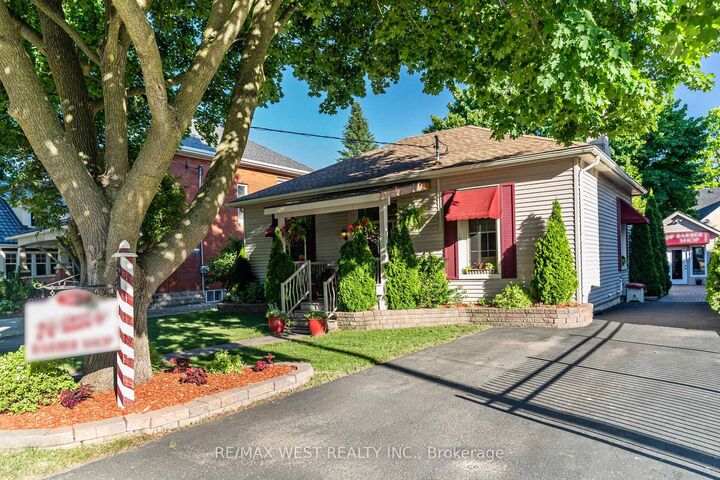 560 Peel Street — photo 1