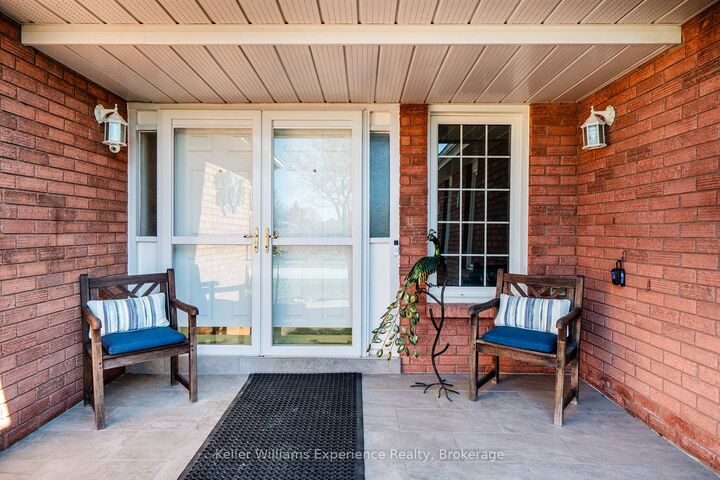 Property Photo: 933 Playfair Road ON L4R 4X9