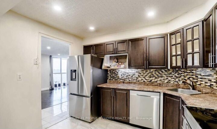 Photo de la propriété:  41 Markbrook Lane 411  ON M9V 5E6 