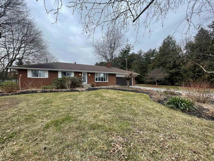 Photo de la propriété:  10208 Tenth Line  ON L0P 1K0 