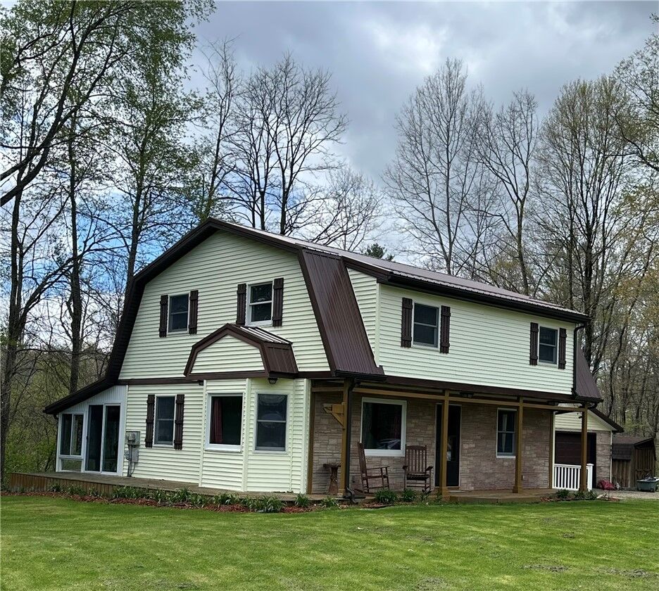 Property Photo:  30 Ray Rd  PA 16125 
