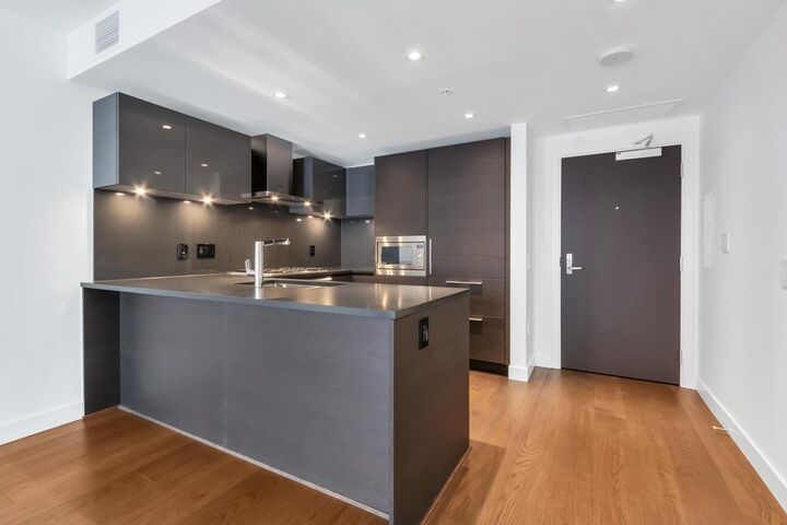 Property Photo: 1571 W 57th Avenue 506 BC V6P 0H7