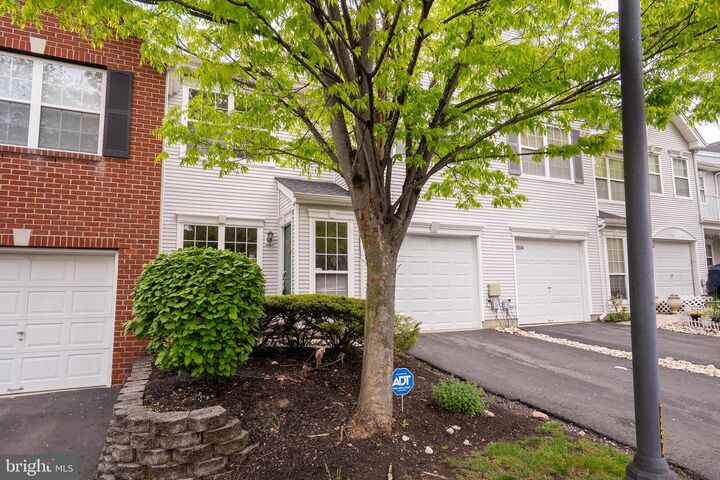 Property Photo:  505 Pheasant Run  NJ 08852 