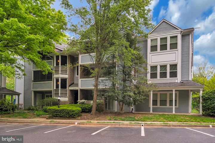 Property Photo:  7714 Lafayette Forest Drive 24  VA 22003 