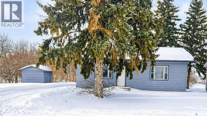 Property Photo:  322 1st Avenue E  SK S0J 0J0 