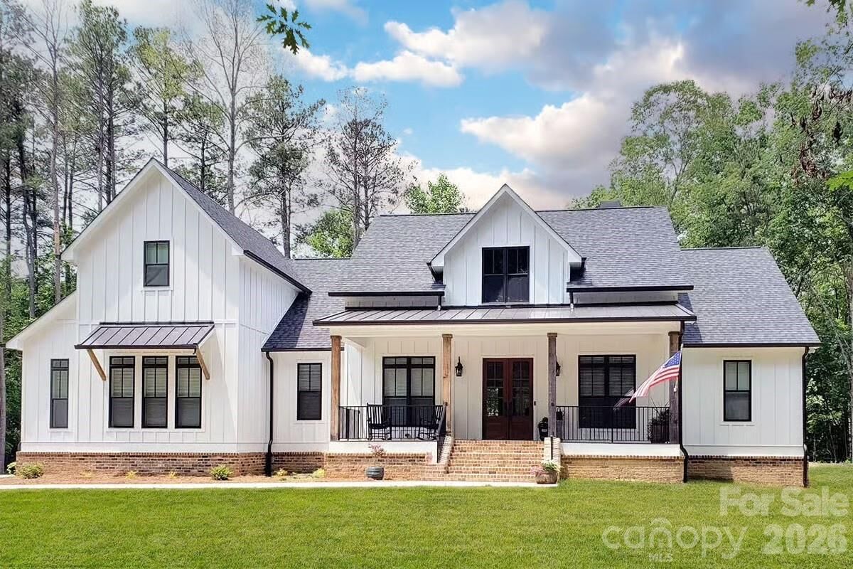 Property Photo:  1106 Reba Lane  NC 28083 