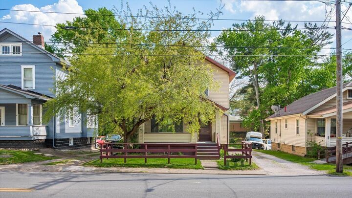 Property Photo:  954 Pershing Road  OH 43701 