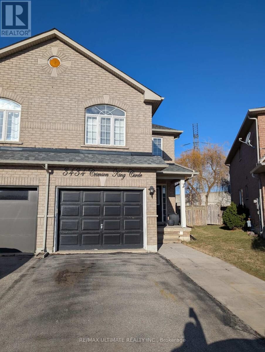 Property Photo: 3434 Crimson King Circle ON L5N 8M9