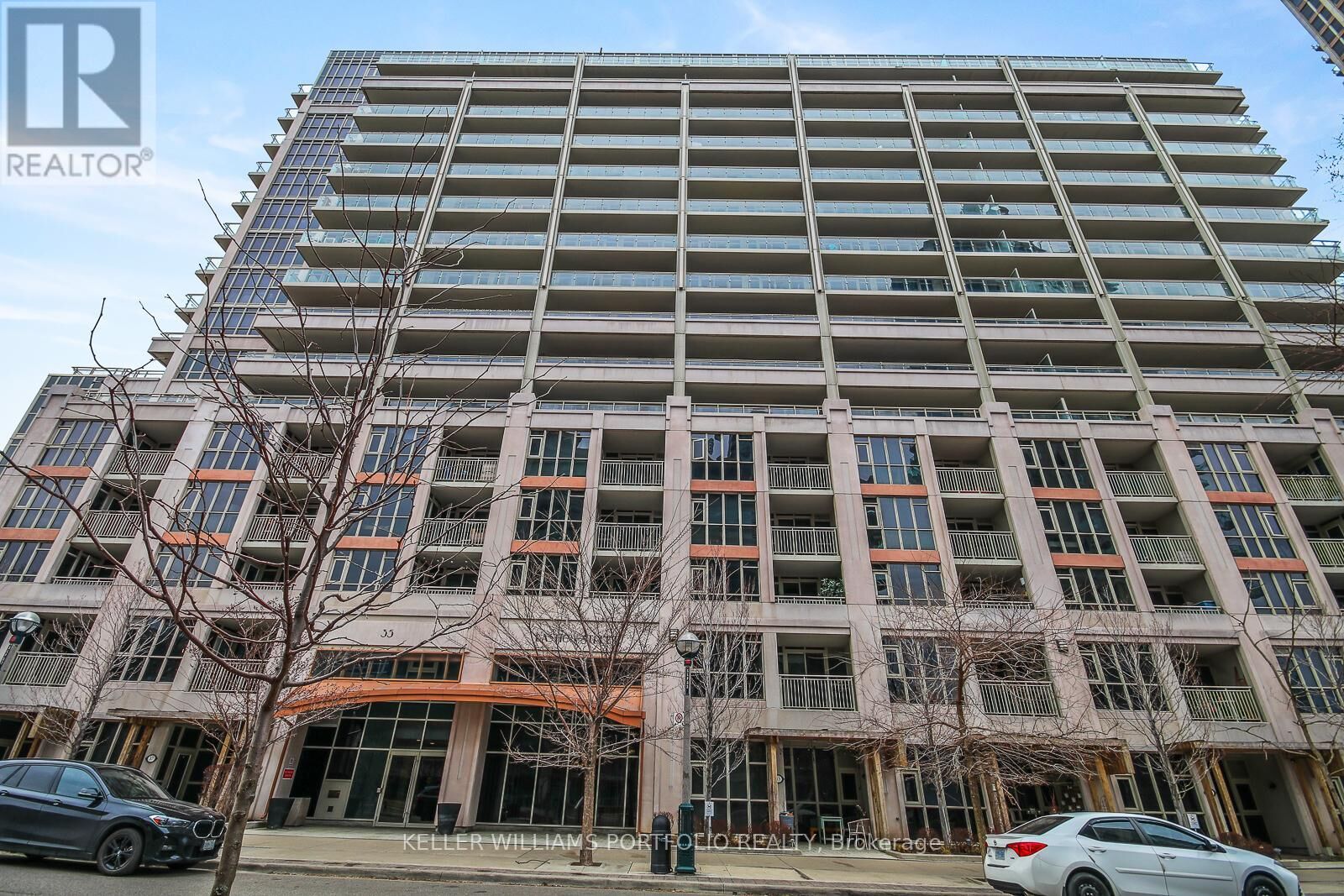 Property Photo:  35 Bastion Street 1120  ON M5V 0C2 