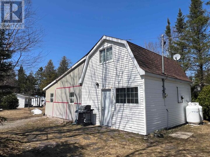Photo de la propriété:  49 Nils Bay Rd  ON P0S 1E0 