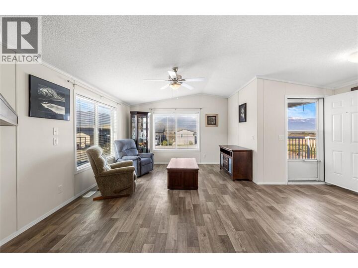 Property Photo: 316 Canyon Street 8 BC V0B 1G3