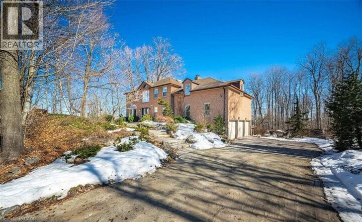 Photo de la propriété:  877 The Grange Main, 2nd  ON L7C 0E4 