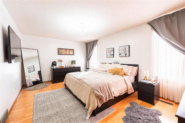 Property Photo:  792 Beecher Avenue  MB R2V 4R5 