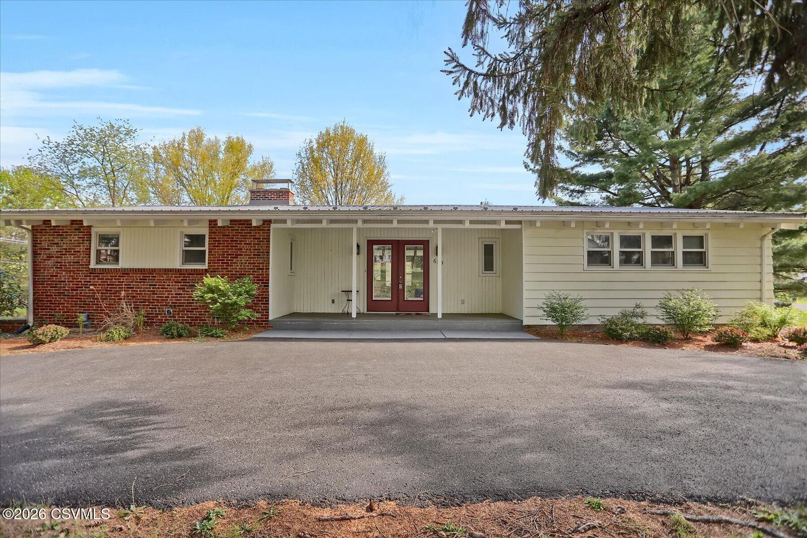 Property Photo:  625 Horizon Avenue  PA 17857 