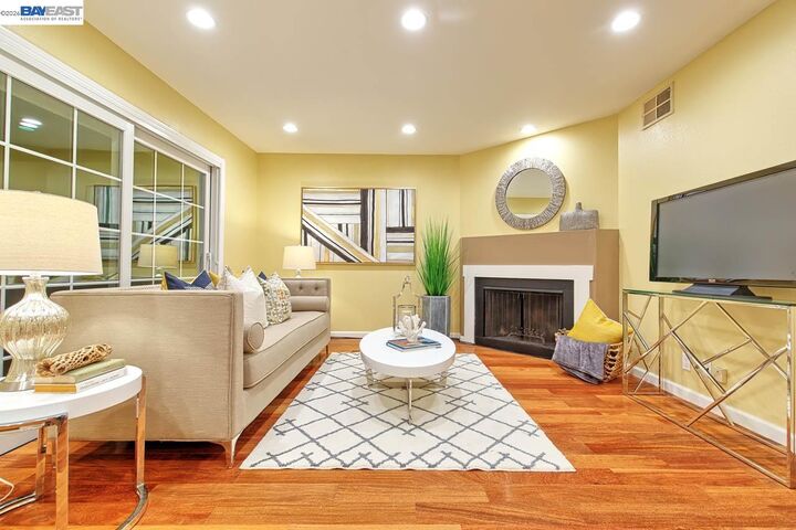 Property Photo:  4235 Tanager Cmn  CA 94555 