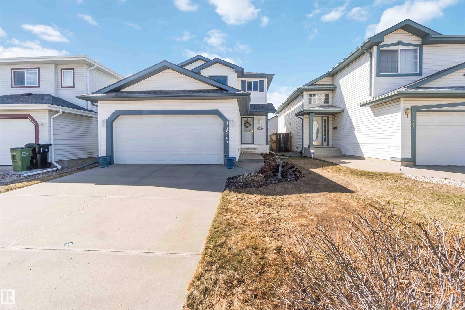 Photo de la propriété:  17224 83 Street NW  AB T5Z 3M2 