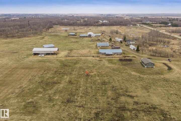 Property Photo:  23127 Twp Rd 502  AB T4X 0R2 