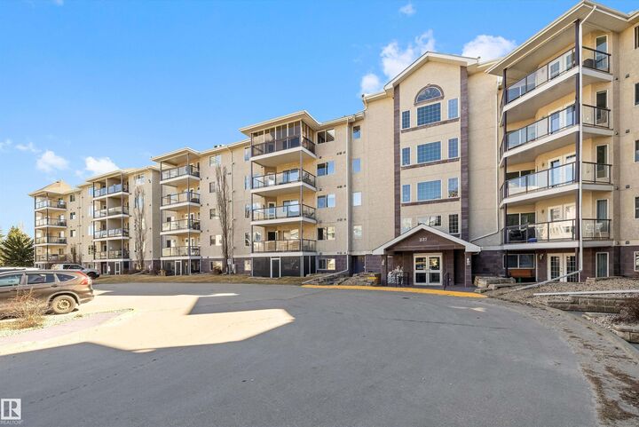 Photo de la propriété:  237 Youville Drive NW 214  AB T6L 7G2 