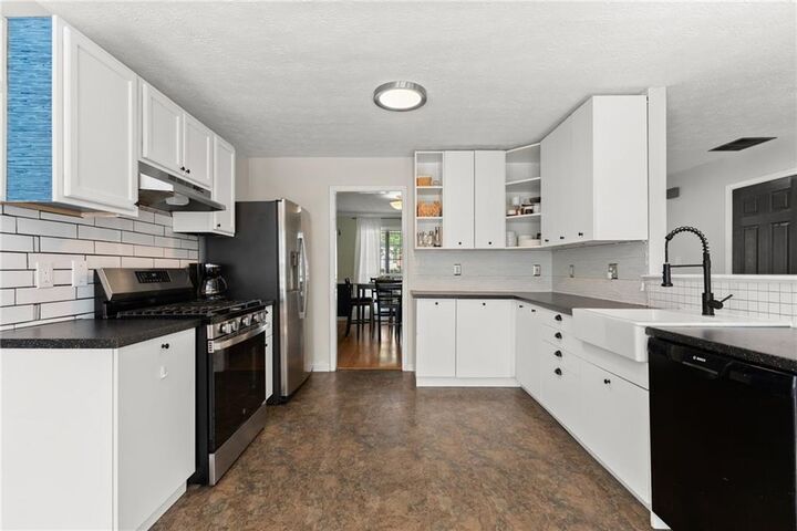 Property Photo: 4055 Ivy Run Circle GA 30096