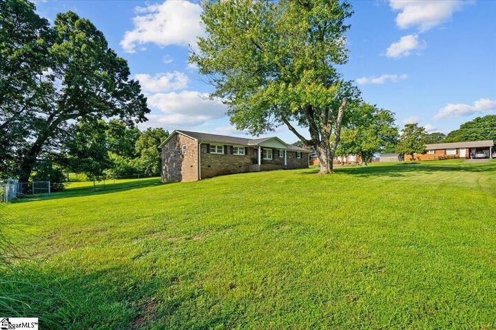 Property Photo:  102 Hilldale Drive  SC 29316 