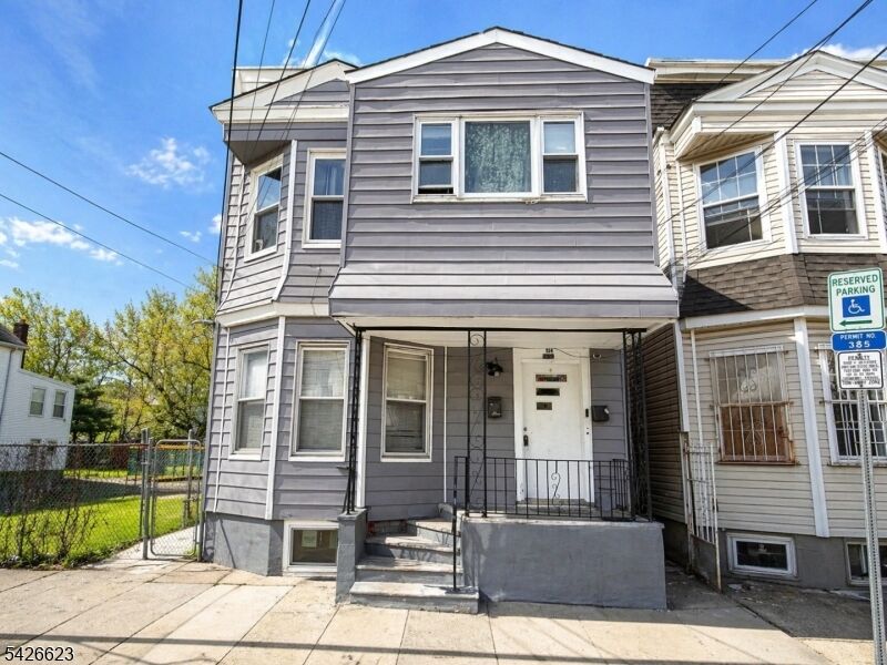 Property Photo:  37 Blum St 1  NJ 07103 