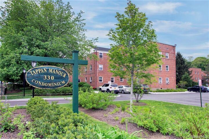 Property Photo:  330 S Broadway A6  NY 10591 