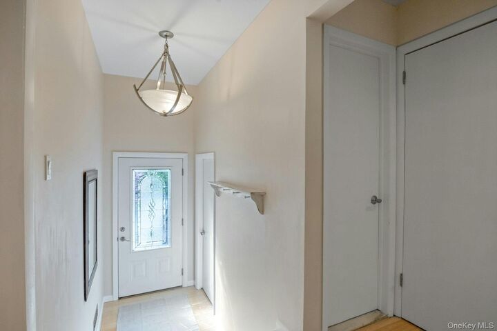 Property Photo:  32 Boulder Lane  NY 10526 