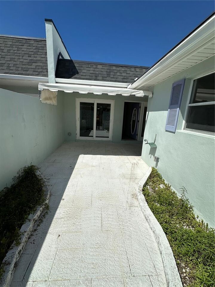 Property Photo:  143 N Boca Ciega Point  FL 33708 