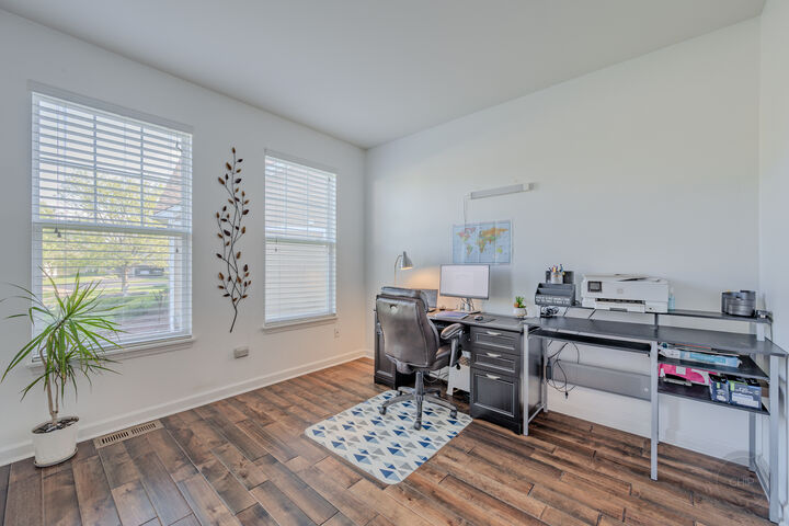 Property Photo:  2942 Trillium Court E  IL 60506 