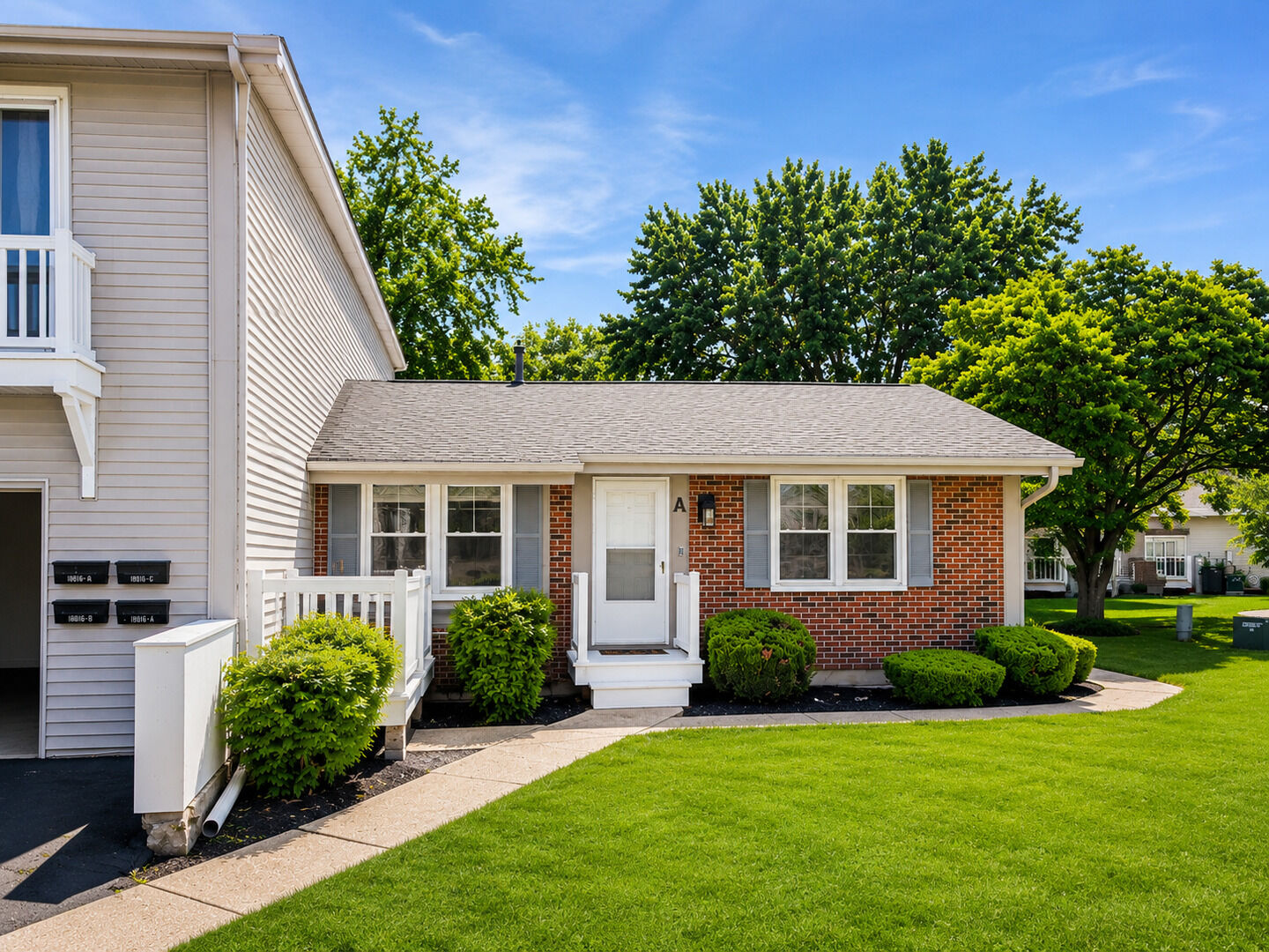 Property Photo: 309 Northwestern Court A IL 60108