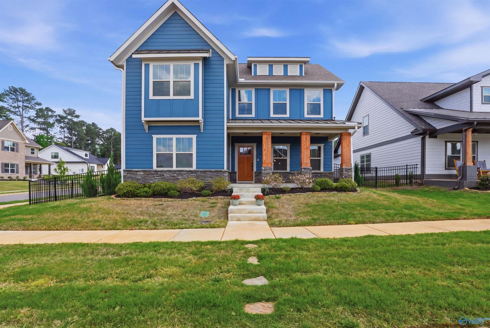 Property Photo:  131 Bridgestone Drive NE  AL 35811 
