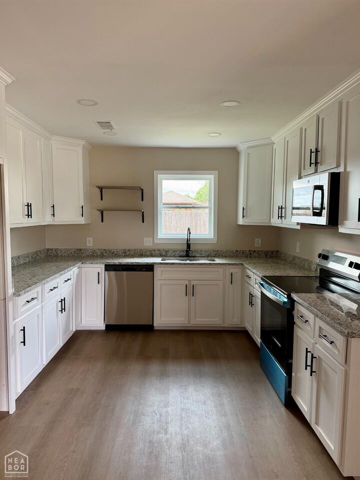 Property Photo:  302 Clement  AR 72301 