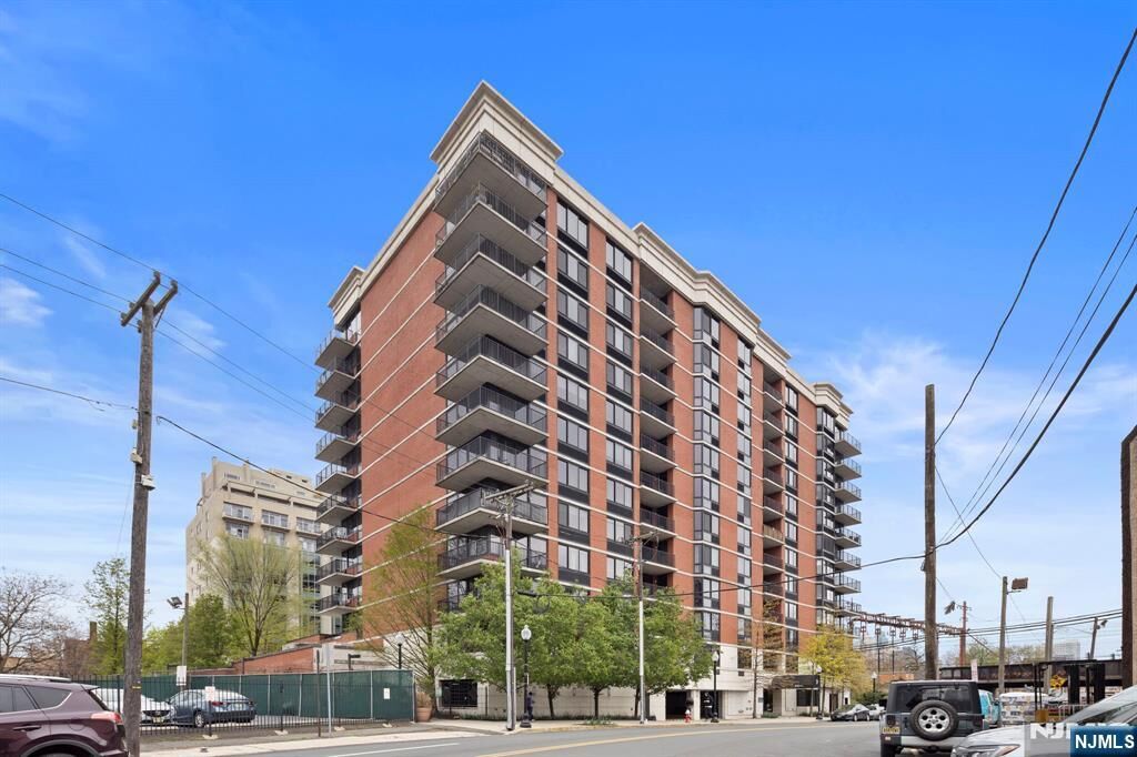 Property Photo:  700 Grove Street 9M  NJ 07310 