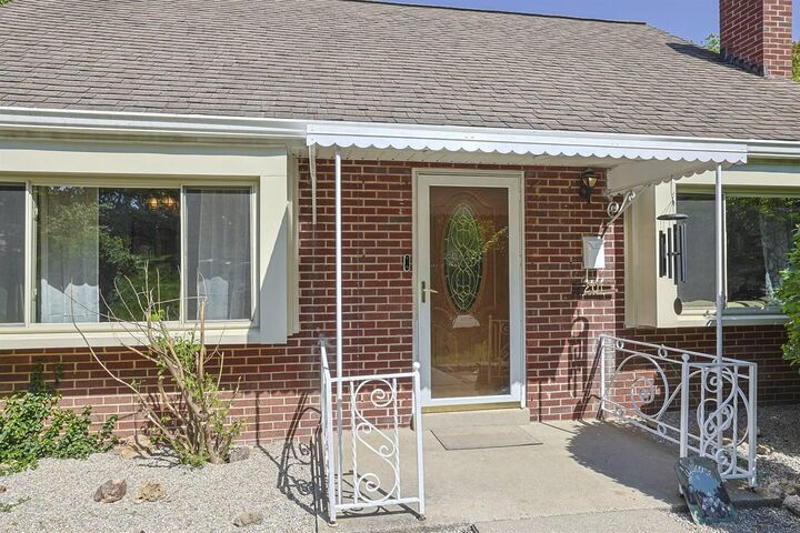 Property Photo:  201 Cleveland Avenue  KY 41073 