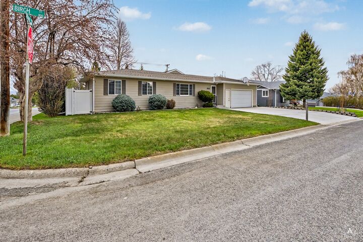 Property Photo:  804 Birch Street  MT 59601 