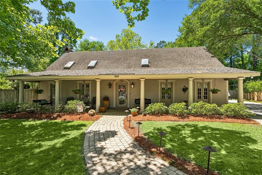 Property Photo:  100 Talisheek Place  LA 70471 